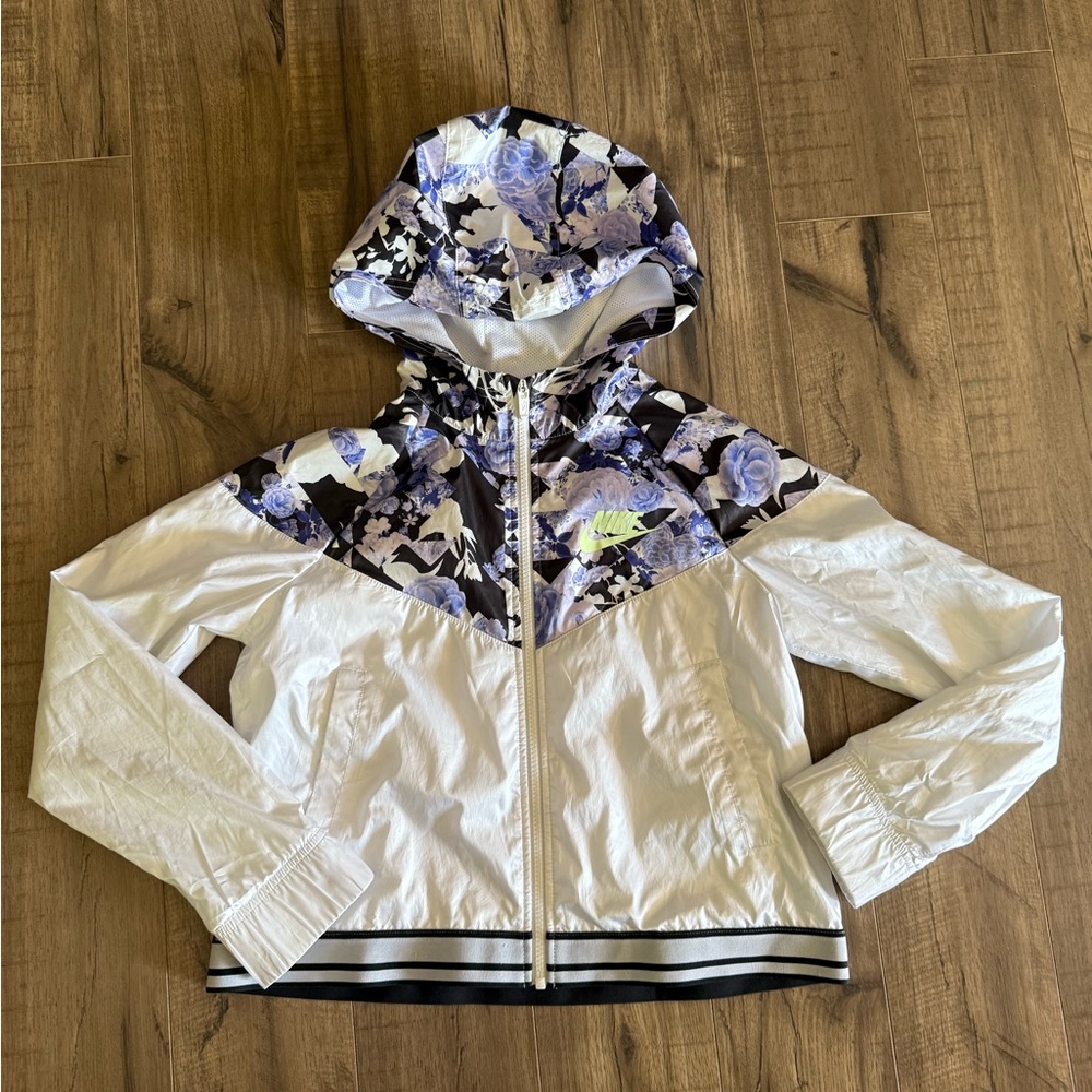 Girls Nike Floral White Jacket (XL)